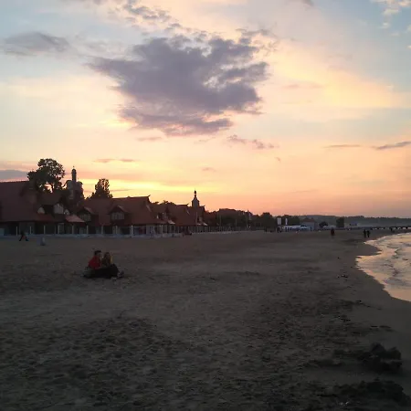Sun And Sea بيت شباب *